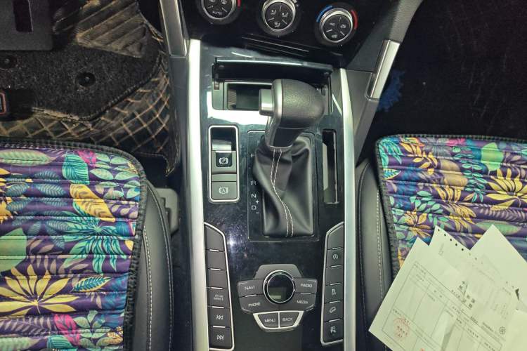 Used Haval H7 2018 Blue-Label H7 2.0T Automatic Enjoyment Model Gear Lever