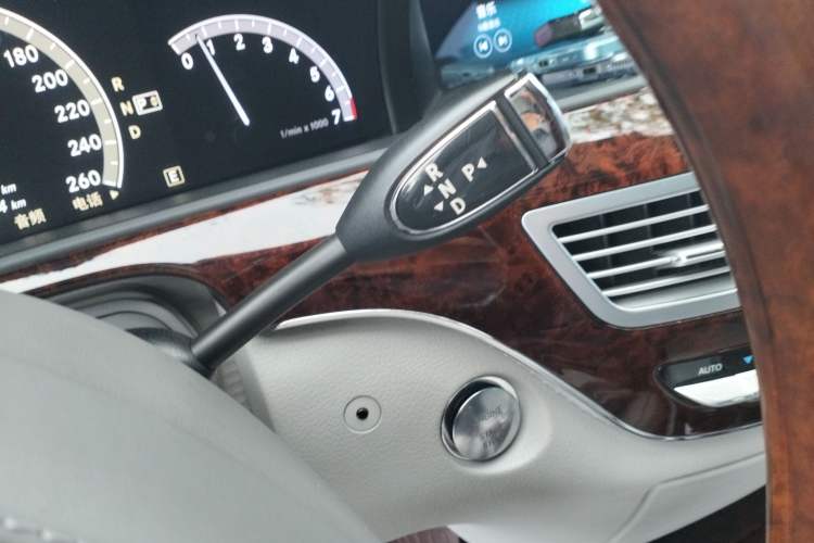 Used Mercedes-Benz S-Class 2011 S 350 L CGI 4MATIC Gear Lever