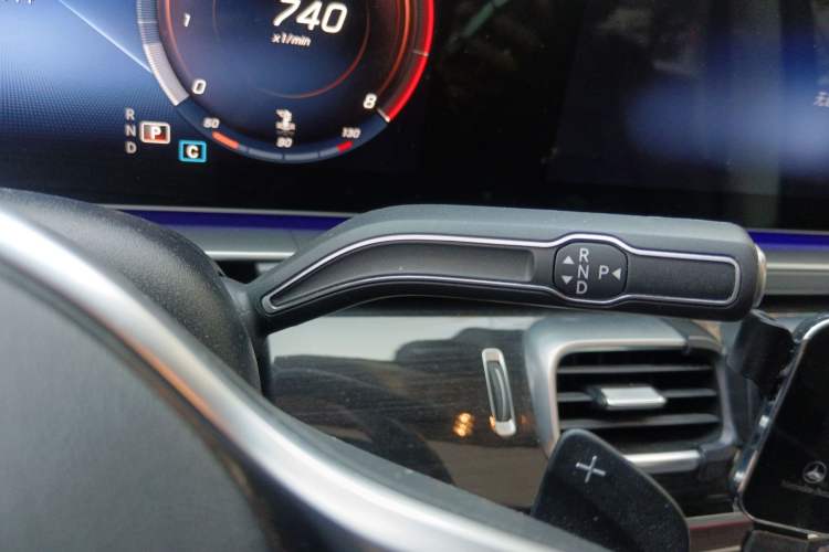 Used Mercedes-Benz GLE 2022 Facelifted GLE 350 4MATIC Fashion Edition Gear Lever