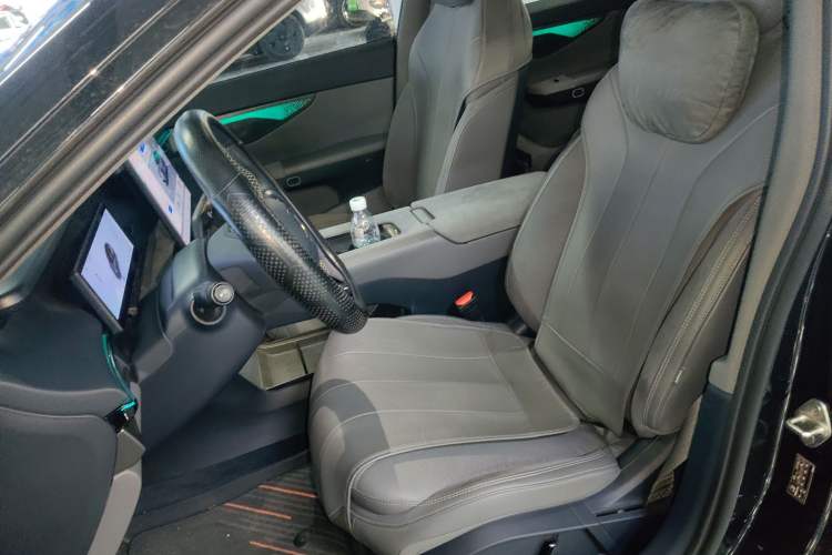 Used Lynk & Co 07 2024 EM-P 126 Long-Range Halo