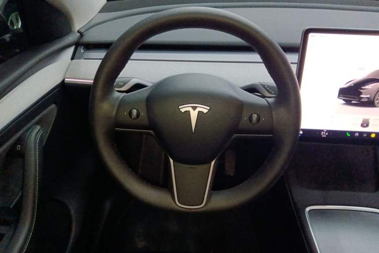 Used Tesla Model Y 2023 Rear-Wheel-Drive Version
