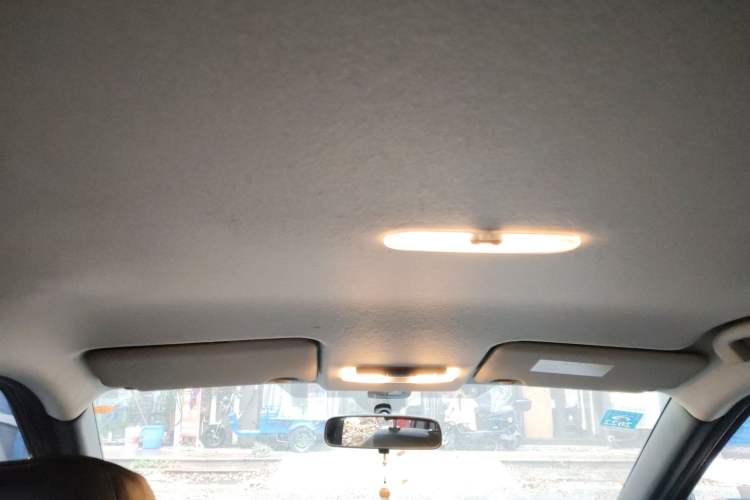 Used Nissan Kicks 2017 1.5L CVT Smart Drive Edition Headliner