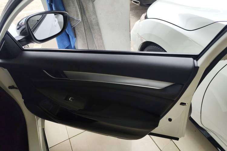 Used Honda Accord 2018 260TURBO Elite Edition China VI Interior 2