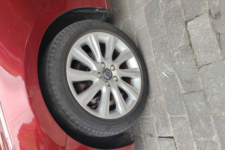 Used Volvo V40 2015 1.6T Zhiya Edition
