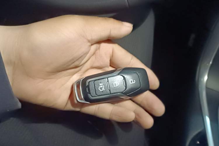 Used Ford Edge 2015 2.0T GTDi Four-Wheel Drive Prestige Model Vehicle Key