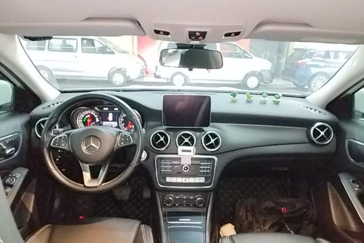 Used Mercedes-Benz GLA 2017 GLA 200 Fashion Model
