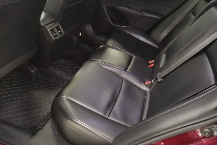 Used Honda Jade 2017 1.8L automatic Comfort version 5 seats Left Rear Seat