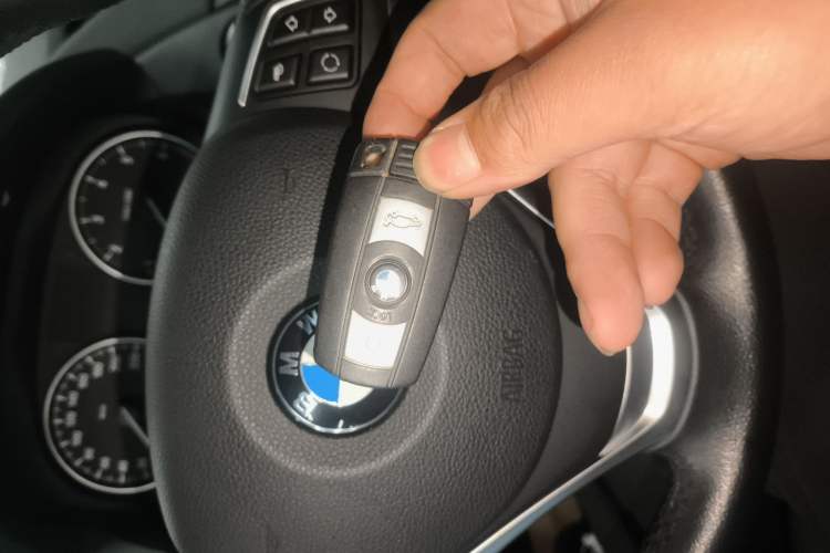 Used BMW X1 2015 sDrive18i Leading Edition
