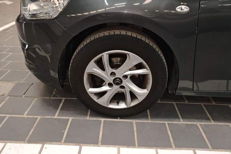 Used Citroen Elysee 2016 1.6L Automatic Fashion Model Exterior 4