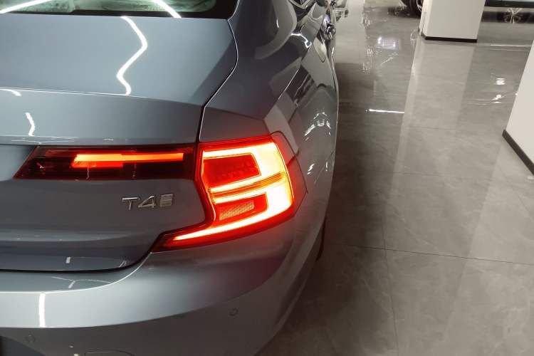 Used Volvo S90 2020 T4 SmartDrive Luxury Edition Right Rear Taillight