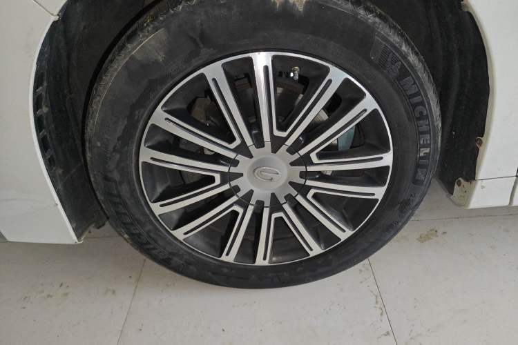 Used GAC Trumpchi M8 2021 Lingxiu Series 390T Deluxe Edition Left Front Wheel Hub