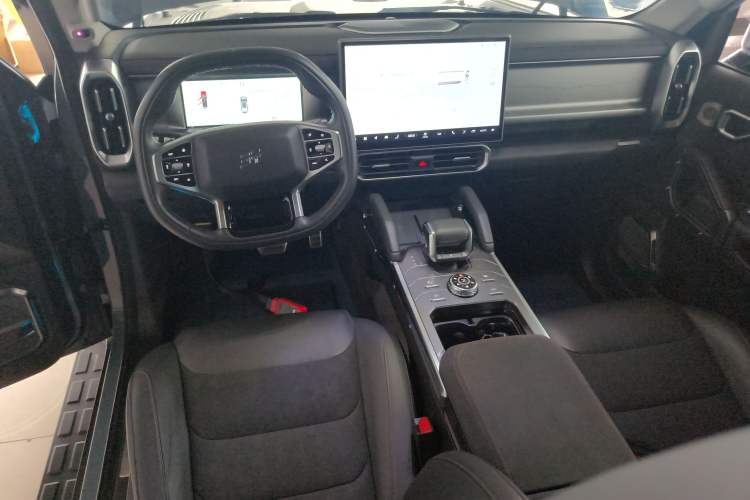 Used JETOUR Traveler 2023 2.0T All-Wheel-Drive CrossPRO Center Console