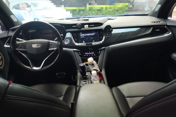 Used Cadillac XT6 2021 2.0T 7-Seater Four-Wheel Drive Luxury Version Center Console