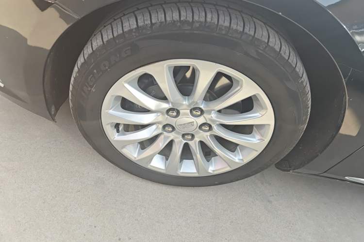 Used Cadillac XTS 2018 28T Tech Edition Left Front Wheel Hub