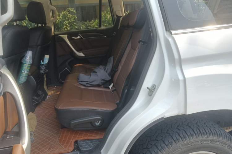 Used Haval H9 2017 2.0T Gasoline 4x4 Luxury 7-Seater