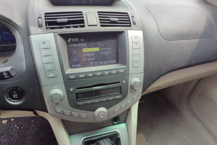 Used BYD S6 2013 Jingyue Edition 2.4L Manual Luxury Model 5 Seats
