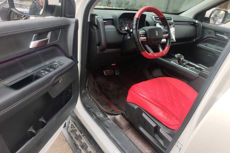 Used JMC DaDao 2023 All-Purpose Model 2.3T Diesel Automatic Two-Wheel Drive Standard Wheelbase Comfort Edition Driver Seat