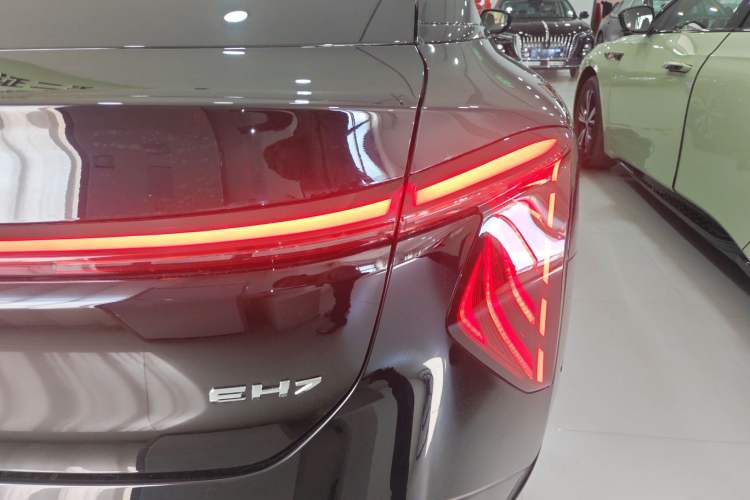 Used Hongqi EH7 2025 600 Smart Selection Edition
