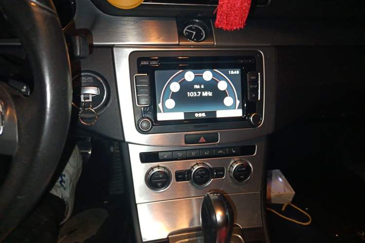 Used Volkswagen FAW-Volkswagen CC 2015 1.8TSI Luxury Model Audio And AC Panel