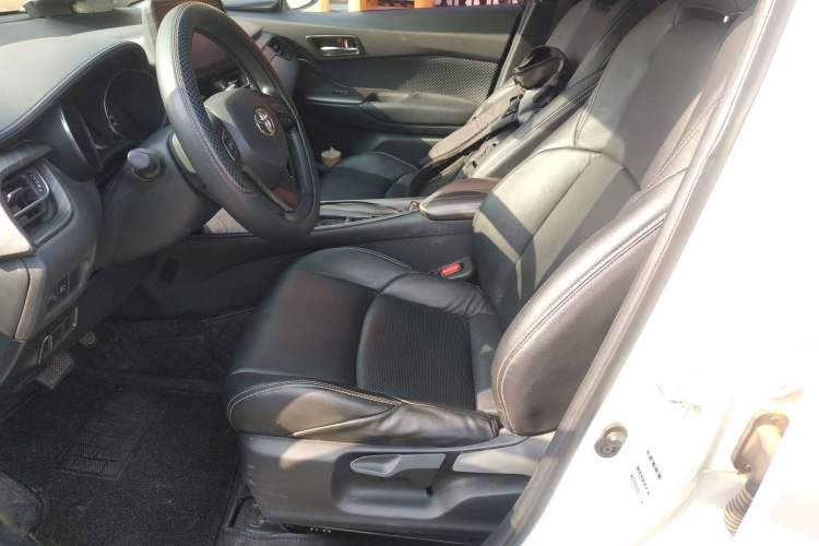 Used Toyota IZOA 2021 2.0L Enjoy Edition Left Front Seat