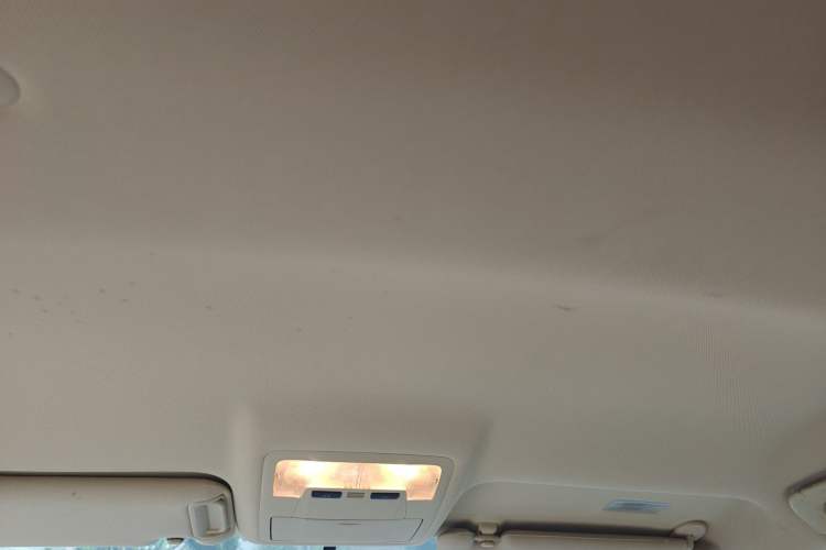 Used Toyota Highlander 2018 2.0T Two-Wheel Drive Elite Edition 5 Seats Emission Standard China V Headliner