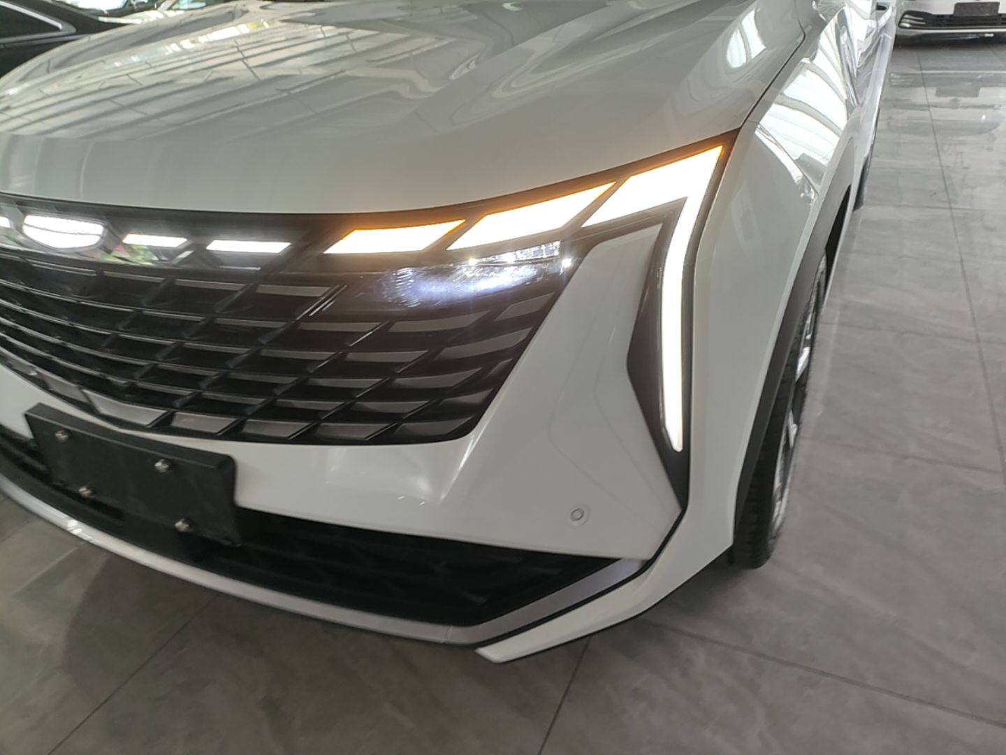 Geely Auto FX11 2024 1.5TD DCT Flagship Edition — снимка 8