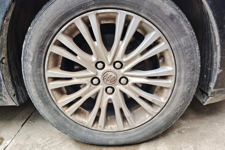 Used Buick GT 2015 15N Automatic Deluxe Edition Right Front Wheel Hub