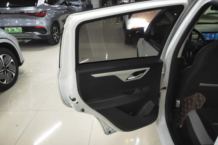 Used SOL E10X 2021 302 km Range Luxury Version 31.4 kWh