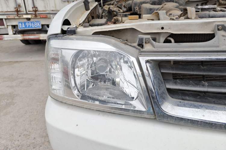 Used Nissan D22 2013 2.4L Gasoline Two-Wheel-Drive Standard Model