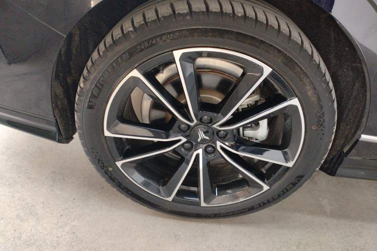 Used VOYAH PASSION 2024 PHEV Four-Wheel Drive Ultra-Long Range Flagship Model