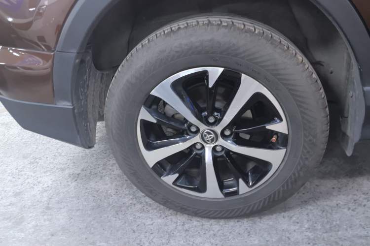 Used Toyota RAV4 2019 2.0L CVT Two-Wheel Drive Pioneer Edition China V Standard
