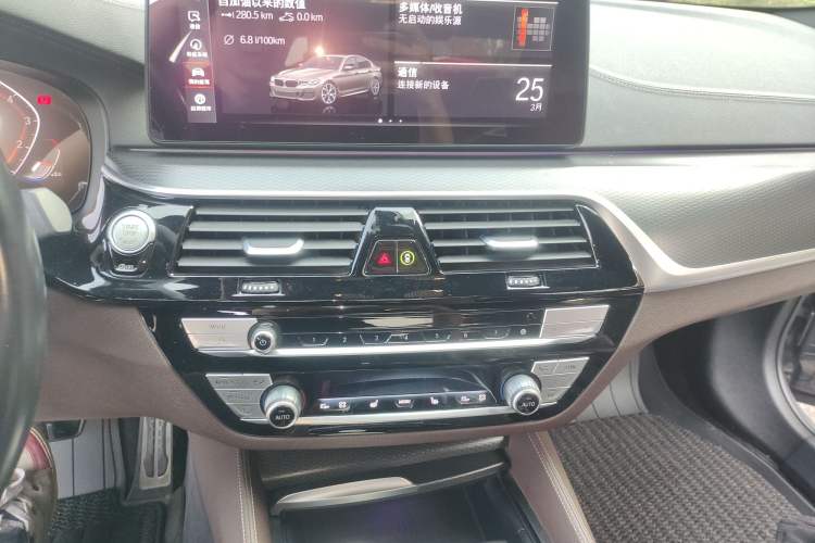 Used BMW 5 Series 2021 540i Sport Line M Sport Package Audio And AC Panel