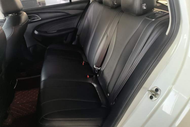 Used Roewe i5 2020 1.5L Manual 4G Connect Leehao Flagship Edition Left Rear Seat