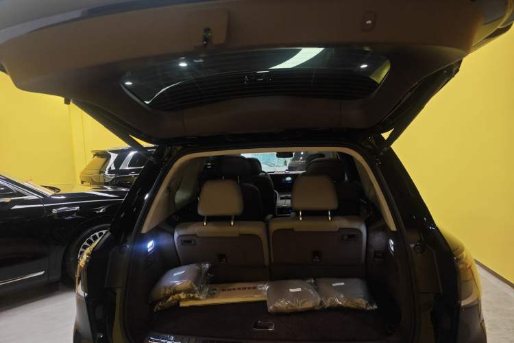 Used Hima AITO M9 2025 Extended-Range Ultra Version 52 kWh 6-Seater
