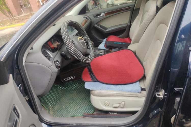 Used Audi A4L 2012 2.0 TFSI automatic Comfort trim level Left Front Seat