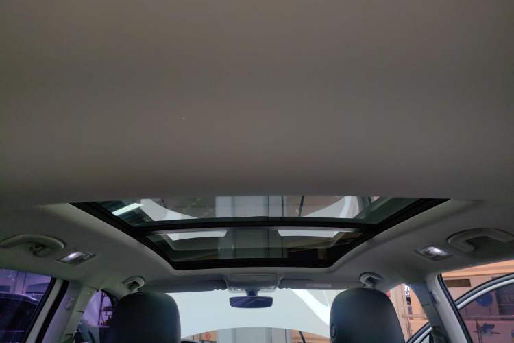 Used Volkswagen Tiguan L 2019 330TSI Automatic Two-Wheel Drive Smart Luxury Version China V Emission Standard