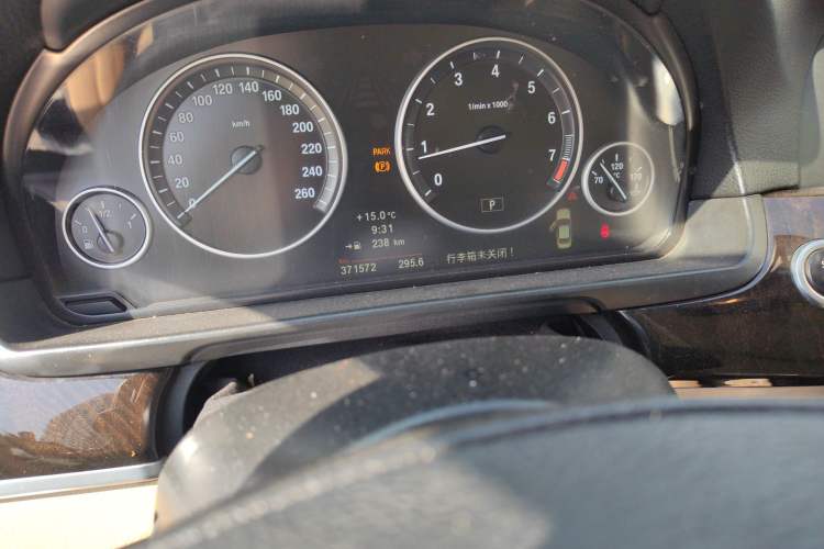 Used BMW 5 Series 2011 523Li Leading Model Odometer Close Up