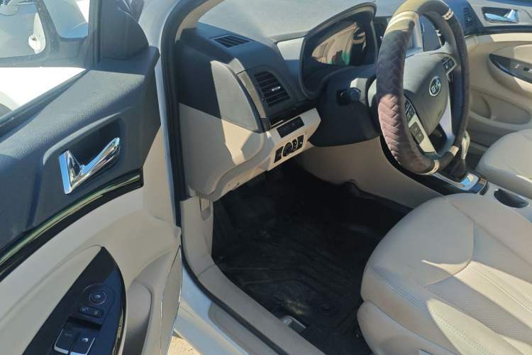 Used BYD e5 2018 450 Smart Connect Deluxe Edition
