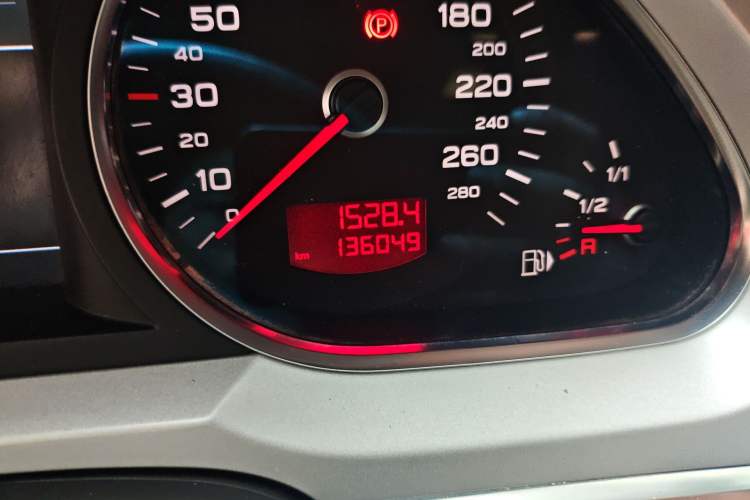 Used Audi A6L 2011 2.4L Technology Edition Odometer Close Up