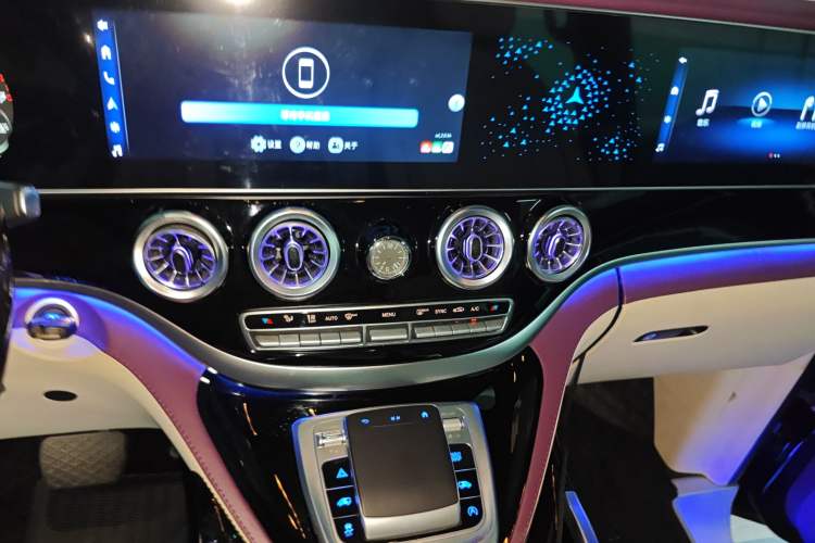 Used Mercedes-Benz Vito 2021 2.0T Business Version 7 Seats Audio And AC Panel