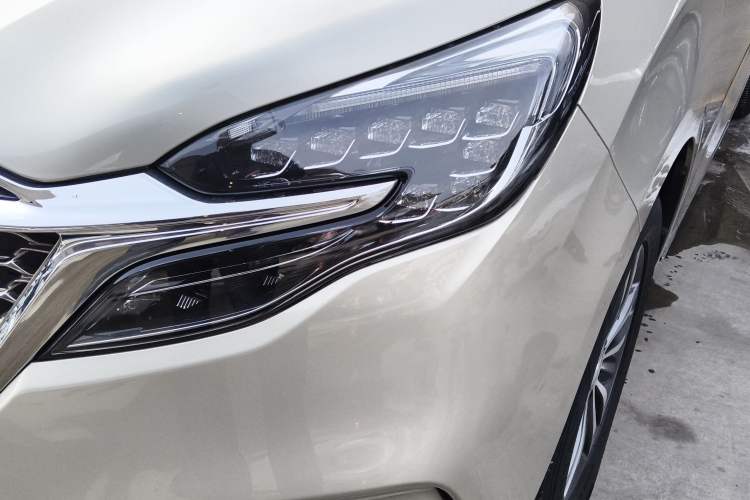 Used Buick GL8 2021 ES Land Cruiser 653T Luxury Edition