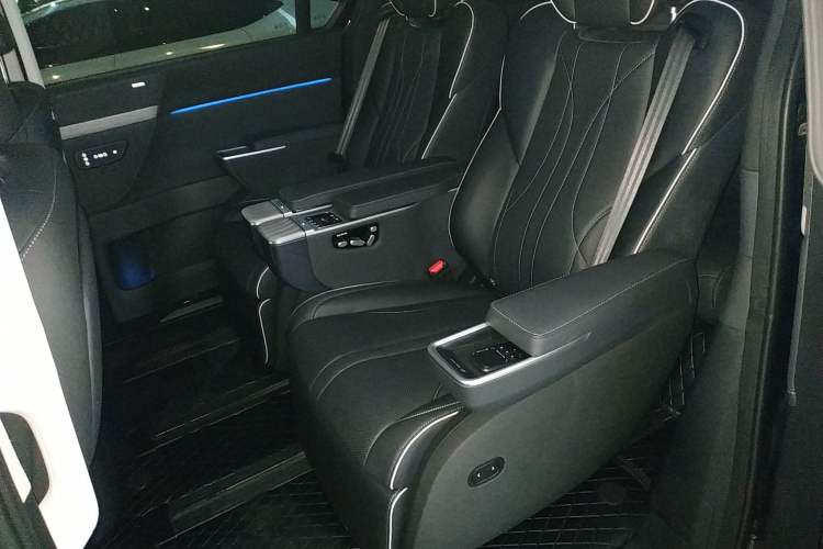 Used XPeng X9 2024 640 All-Wheel Drive High-Performance Max
