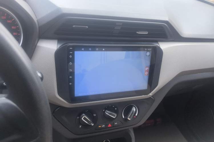 Used Wuling Hongguang 2019 1.5L S Standard Version China VI LAR
