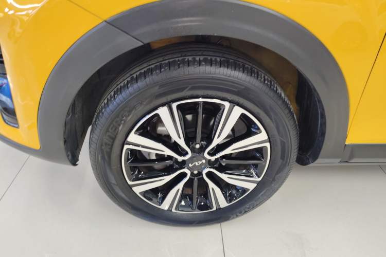 Used Kia kx1 Stonic 2021 1.4L CVT Sunroof Model Left Front Wheel Hub