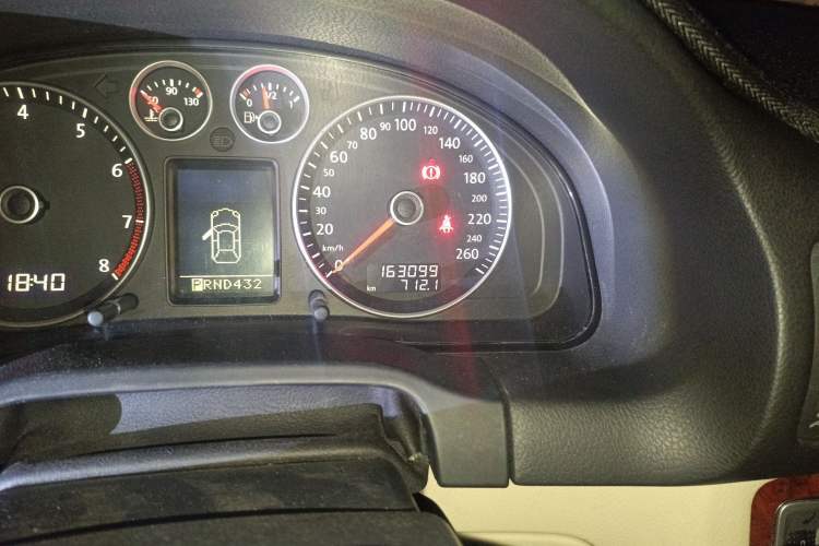 Used Volkswagen Passat 2009 1.8T Automatic Zunjie Model Odometer Close Up
