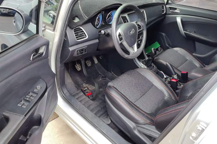 Used Cowin C3 2015 1.5L Manual Gold Diamond Edition
