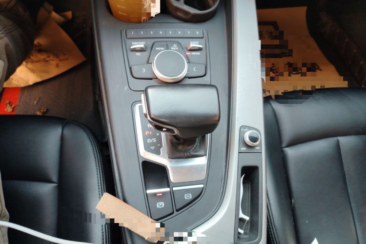 Used Audi A4L 2019 40 TFSI Ambition China VI Gear Lever