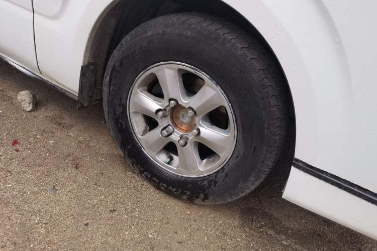 Used Jinbei Hiace  Right Front Wheel Hub