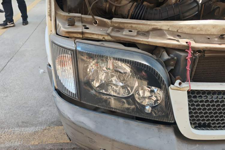 Used Ford Classic Transit 2015 2.8T Diesel Multi-Function Vehicle Short Wheelbase 6-Seater Mid-Roof Edition JX493ZLQ4