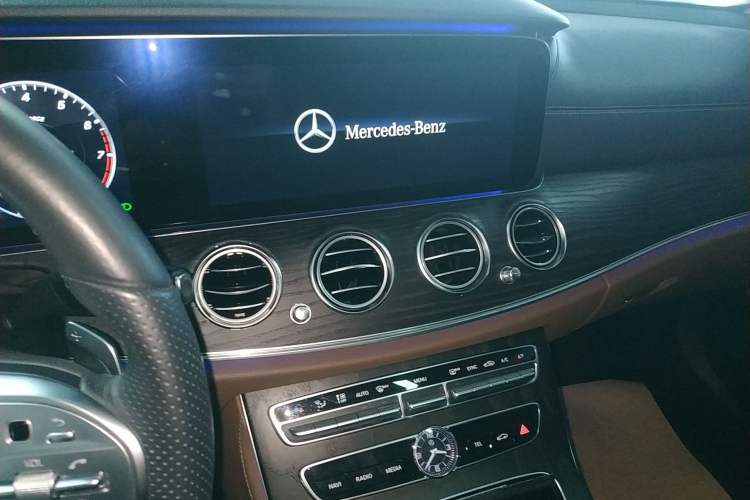Used Mercedes-Benz E-Class 2019 Restyled E 300 L Sporty and Stylish Edition Audio And AC Panel